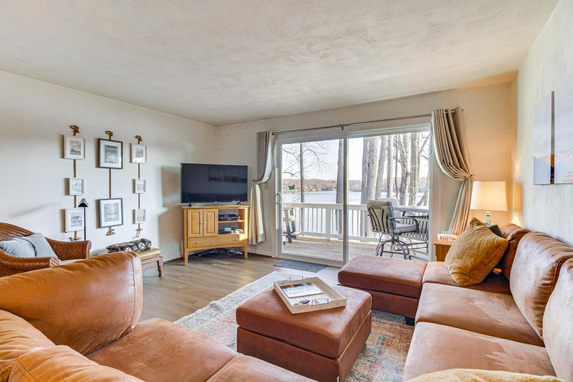 Lakefront Moneta Home With Community Boat Dock! ภายนอก รูปภาพ