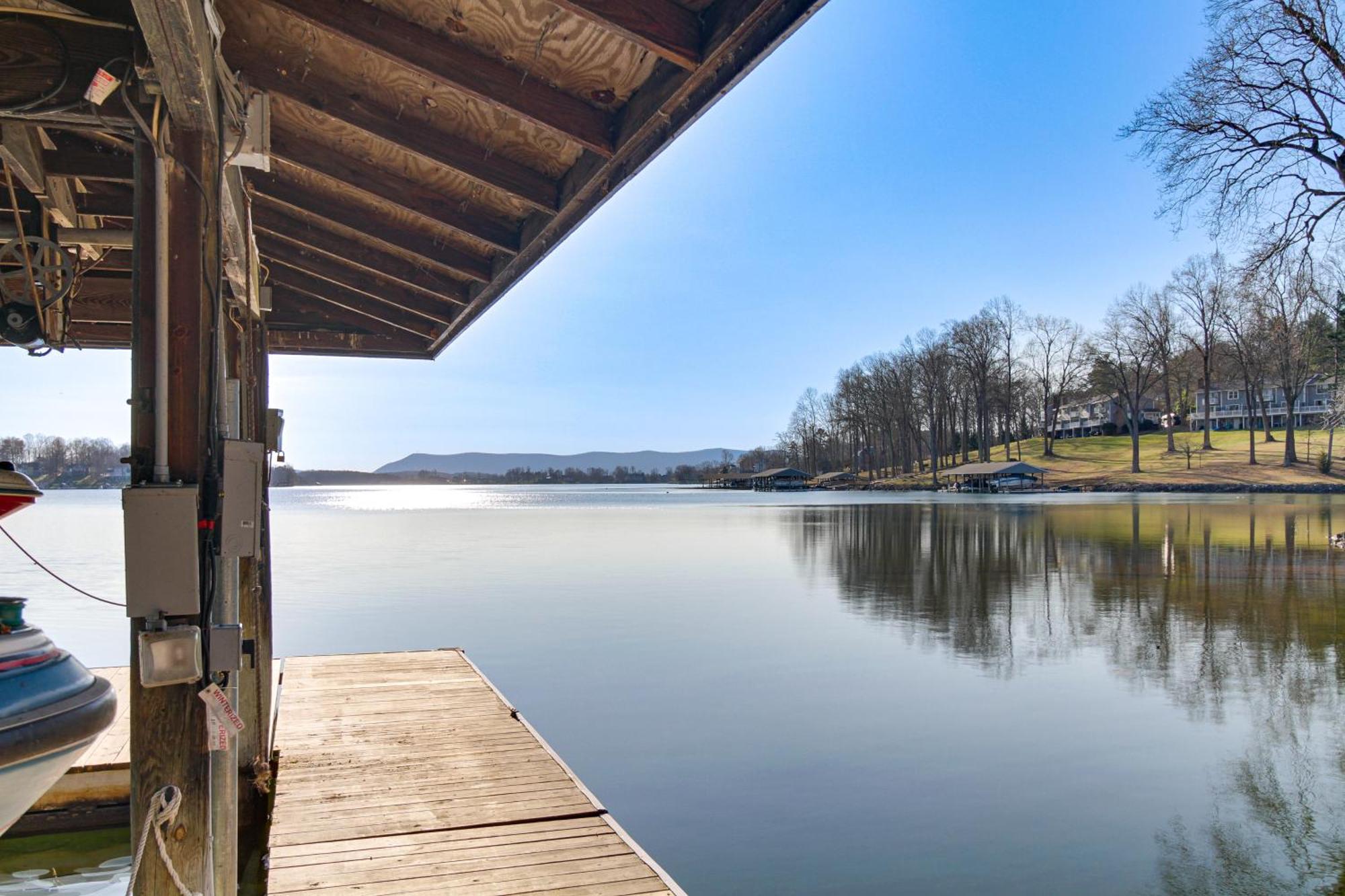 Lakefront Moneta Home With Community Boat Dock! ภายนอก รูปภาพ